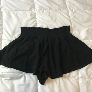 Brandy Melville flowy shorts